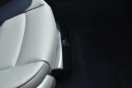 2011款宝马325i敞篷版