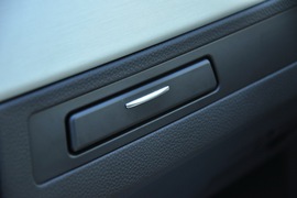 2011款宝马325i敞篷版