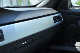 2011款宝马325i敞篷版