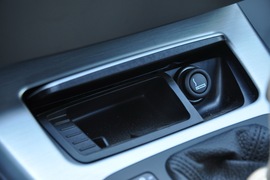 2011款宝马325i敞篷版