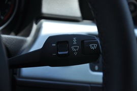 2011款宝马325i敞篷版