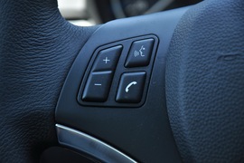 2011款宝马325i敞篷版