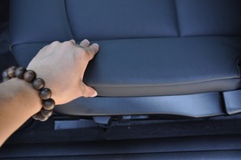 2011款宝马325i敞篷版