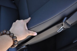 2011款宝马325i敞篷版