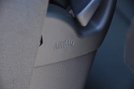 2011款宝马325i敞篷版