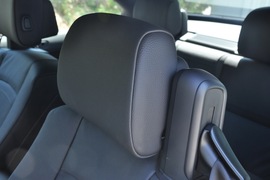 2011款宝马325i敞篷版