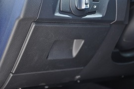 2011款宝马325i敞篷版