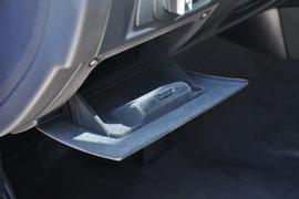 2011款宝马325i敞篷版