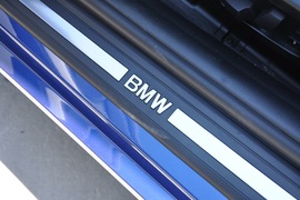 2011款宝马325i敞篷版