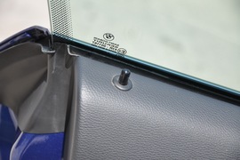 2011款宝马325i敞篷版