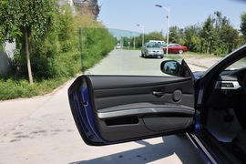 2011款宝马325i敞篷版