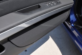 2011款宝马325i敞篷版