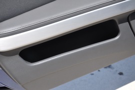 2011款宝马325i敞篷版