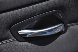 2011款宝马325i敞篷版