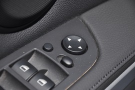 2011款宝马325i敞篷版