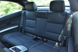 2011款宝马325i敞篷版