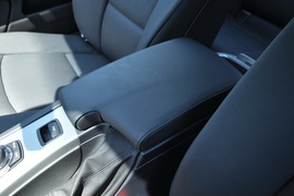 2011款宝马325i敞篷版