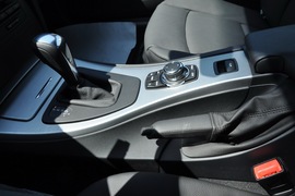 2011款宝马325i敞篷版