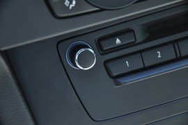 2011款宝马325i敞篷版