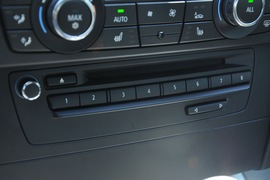 2011款宝马325i敞篷版