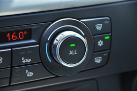 2011款宝马325i敞篷版