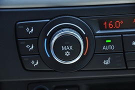 2011款宝马325i敞篷版