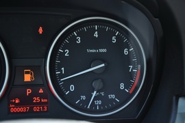 2011款宝马325i敞篷版