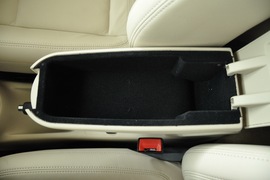 2011款斯柯达晶锐1.6L手自一体晶享版