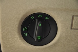 2011款斯柯达晶锐1.6L手自一体晶享版