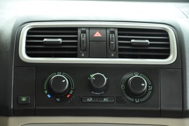 2011款斯柯达晶锐1.6L手自一体晶享版