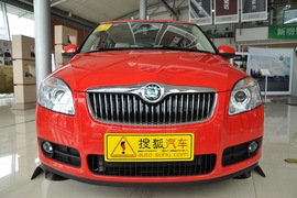 2011款斯柯达晶锐1.6L手自一体晶享版