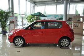 2011款斯柯达晶锐1.6L手自一体晶享版