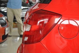 2011款斯柯达晶锐1.6L手自一体晶享版