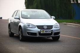 2010款大众速腾对比试驾