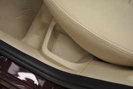 2011款福特福克斯三厢1.8L手自一体时尚型