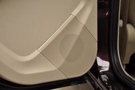 2011款福特福克斯三厢1.8L手自一体时尚型