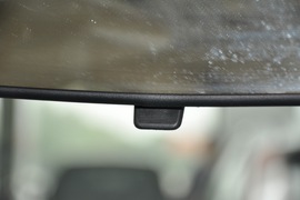 2011款福特福克斯三厢1.8L手自一体时尚型