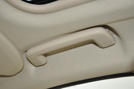 2011款福特福克斯三厢1.8L手自一体时尚型