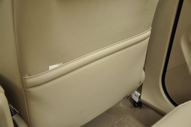 2011款福特福克斯三厢1.8L手自一体时尚型