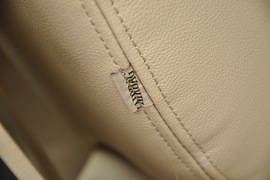 2011款福特福克斯三厢1.8L手自一体时尚型