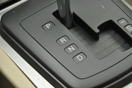 2011款福特福克斯三厢1.8L手自一体时尚型