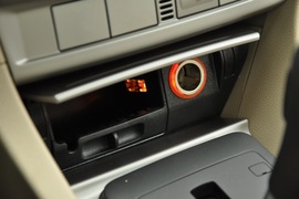 2011款福特福克斯三厢1.8L手自一体时尚型
