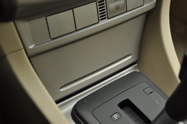 2011款福特福克斯三厢1.8L手自一体时尚型