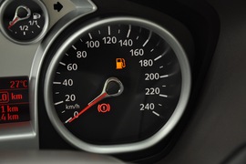 2011款福特福克斯三厢1.8L手自一体时尚型