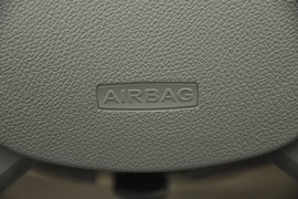 2011款福特福克斯三厢1.8L手自一体时尚型