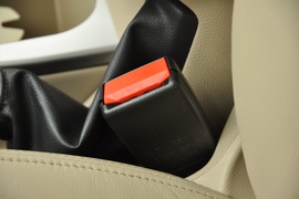 2011款福特福克斯三厢1.8L手自一体时尚型