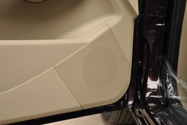 2011款福特福克斯三厢1.8L手自一体时尚型