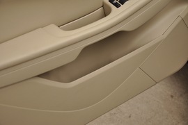 2011款福特福克斯三厢1.8L手自一体时尚型