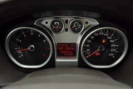 2011款福特福克斯三厢1.8L手自一体时尚型