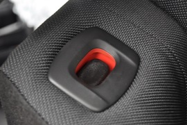 2011款福特福克斯两厢1.8L手动舒适型
